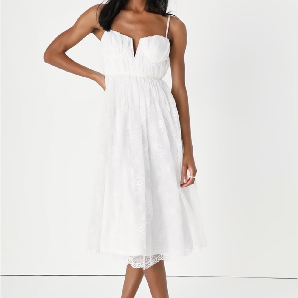 Lulu’s Dreamy Entrance Lace Midi Dress